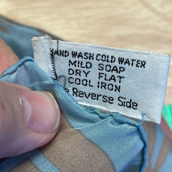 Vintage Bill Blass Womens Floral Silk Scarf 28" Muted Elegant Old Money Heritage - Picture 10 of 10